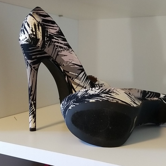 Platform pumps - Picture 2 of 3